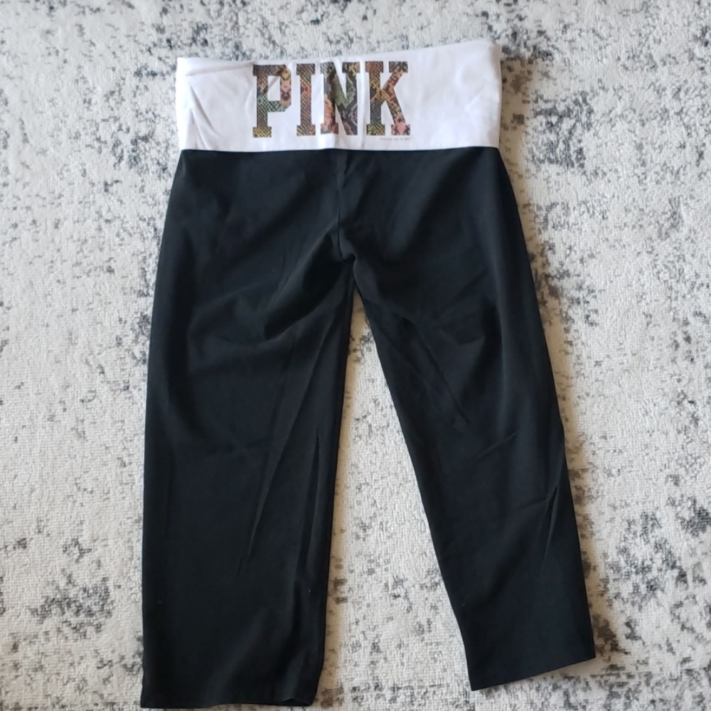 VS Pink cropped yoga pants